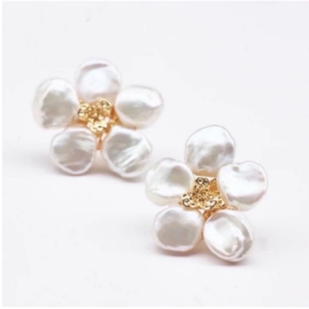New! Vegan Pearl Flower Post Earrings (2015) NWOT